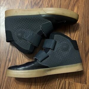 Nike Black Flystepper 2K3 Size 11.5 Mens
